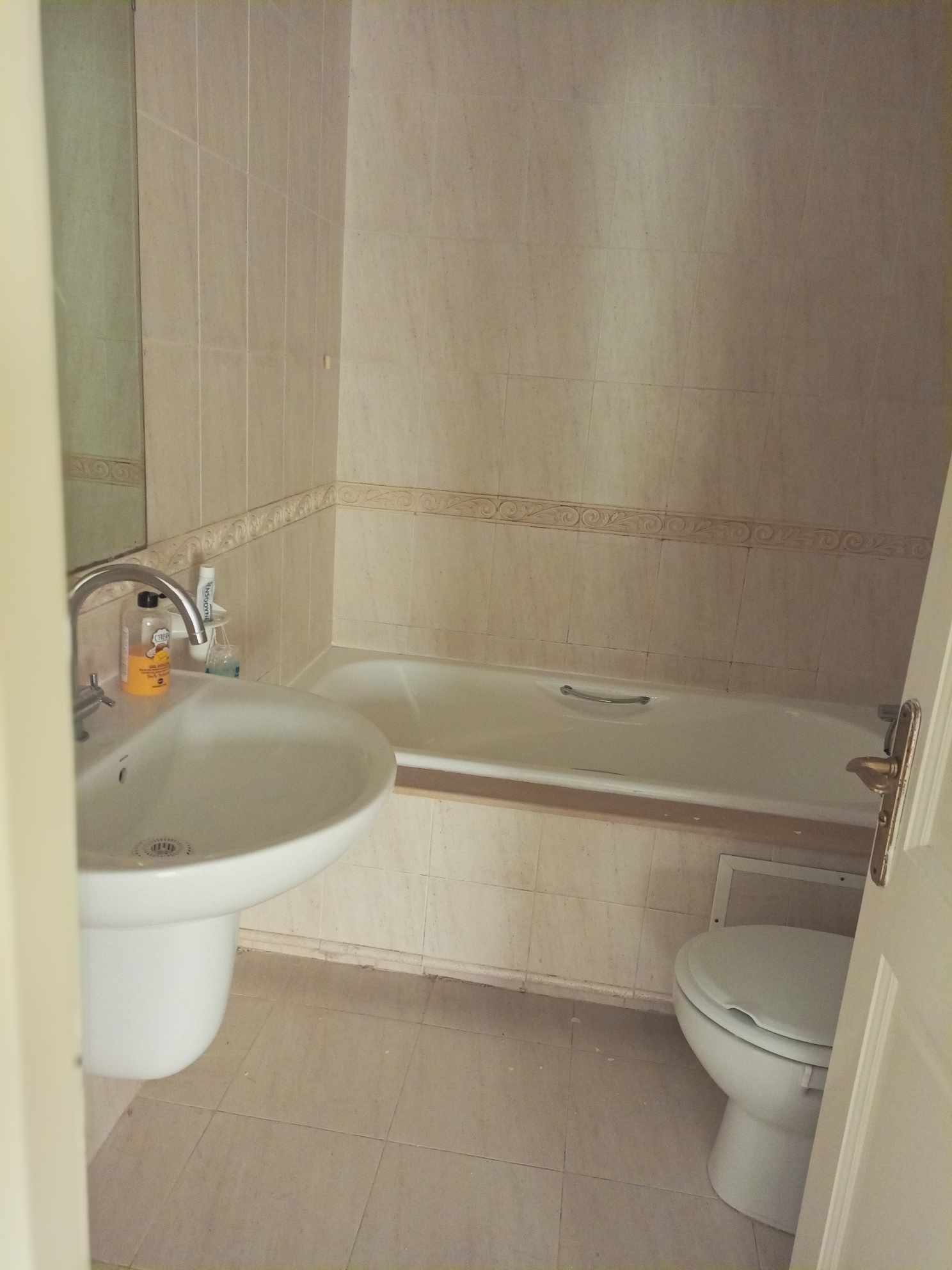 Ariana Ville Cite Ennasr 2 Location Appart. 2 pices Ennasr 2 joli appt s1 avec balcon