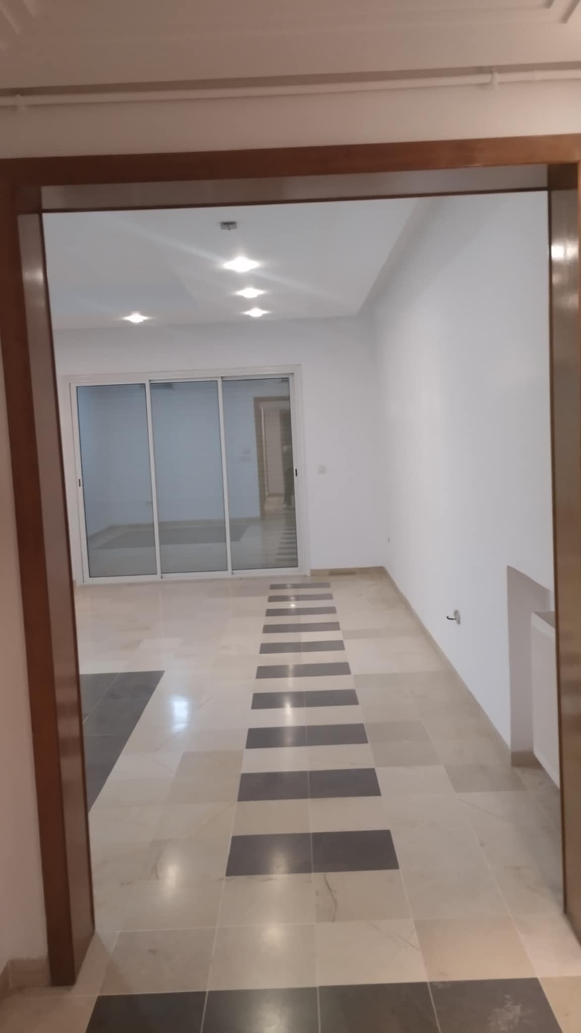 La Marsa Sidi Daoud Location Appart. 4 pices Un appartement s3  sidi daoued