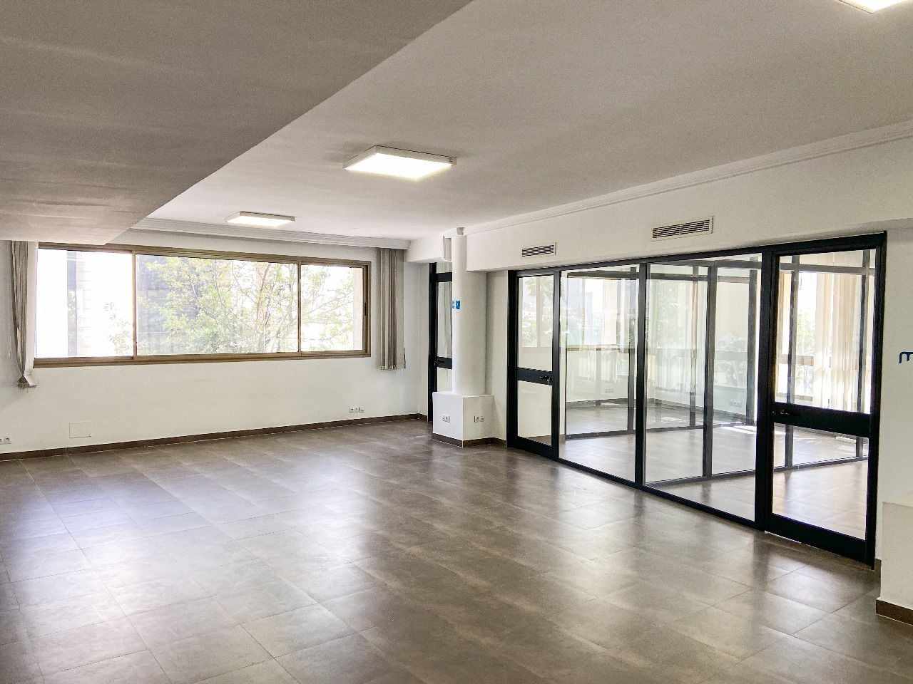La Marsa Berge Du Lac Bureaux & Commerces Bureau Super bureau 300 m2 au lac 2