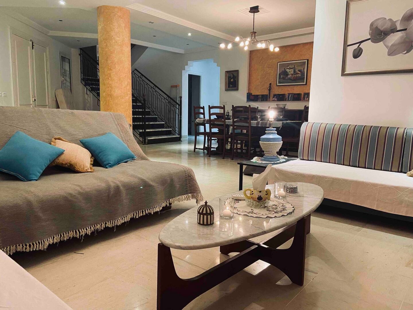 Akouda Chatt Meriem Location Appart. 5 pices+ Villa s4 avec jardin