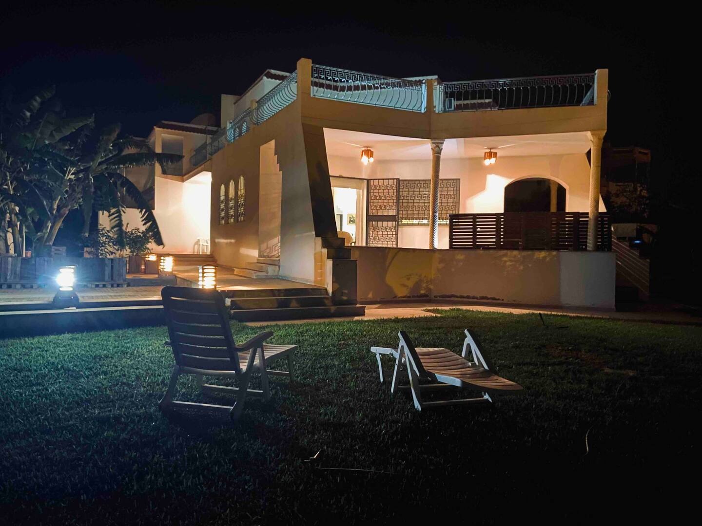 Akouda Chatt Meriem Location Appart. 5 pices+ Villa s4 avec jardin