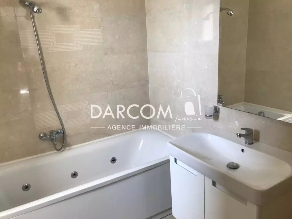 Ain Zaghouan Jardins de Carthage Location Appart. 2 pices S1 spacieux avec jardin
