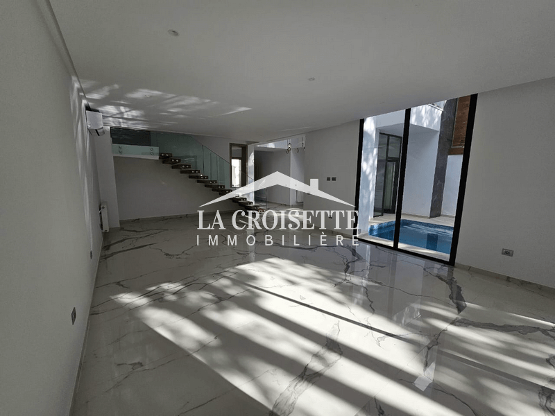 La Soukra La Soukra Location Maisons Villa s4 avec piscine  la soukra mvl1628