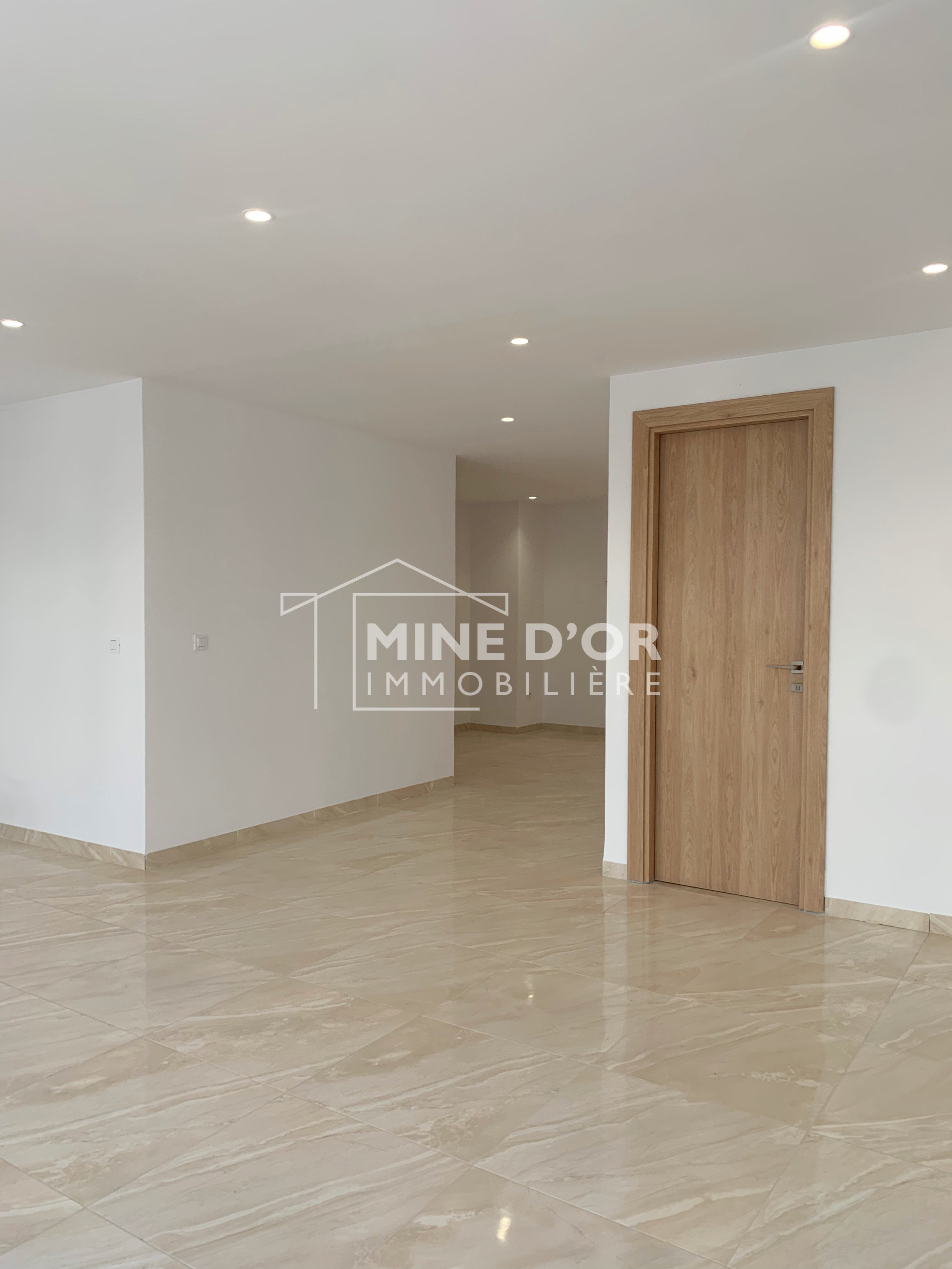 Bab Bhar Montplaisir Bureaux & Commerces Bureau Un open space jamais utilis  monplaisir