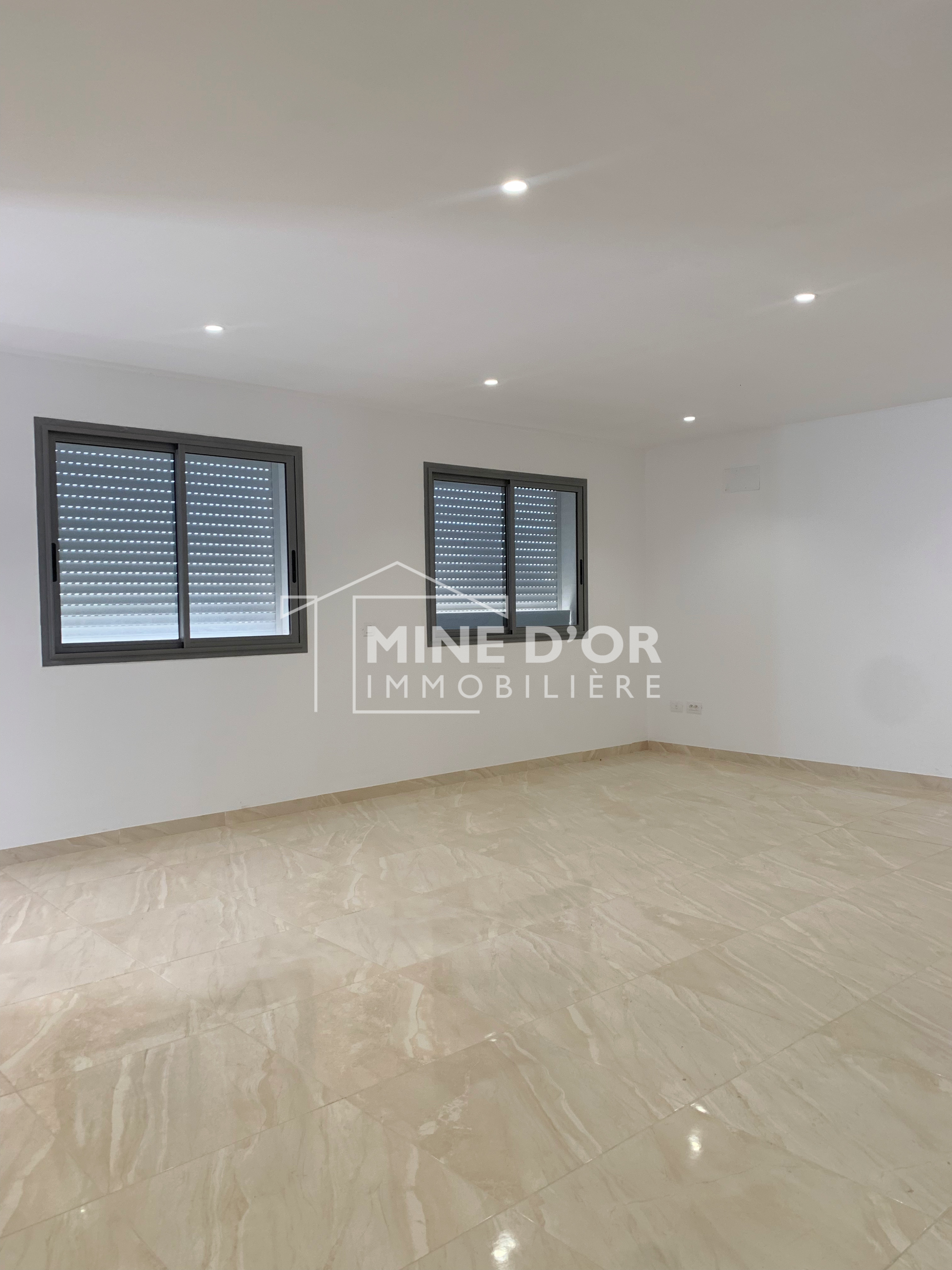 Bab Bhar Montplaisir Bureaux & Commerces Bureau Bureau open space en haut standing