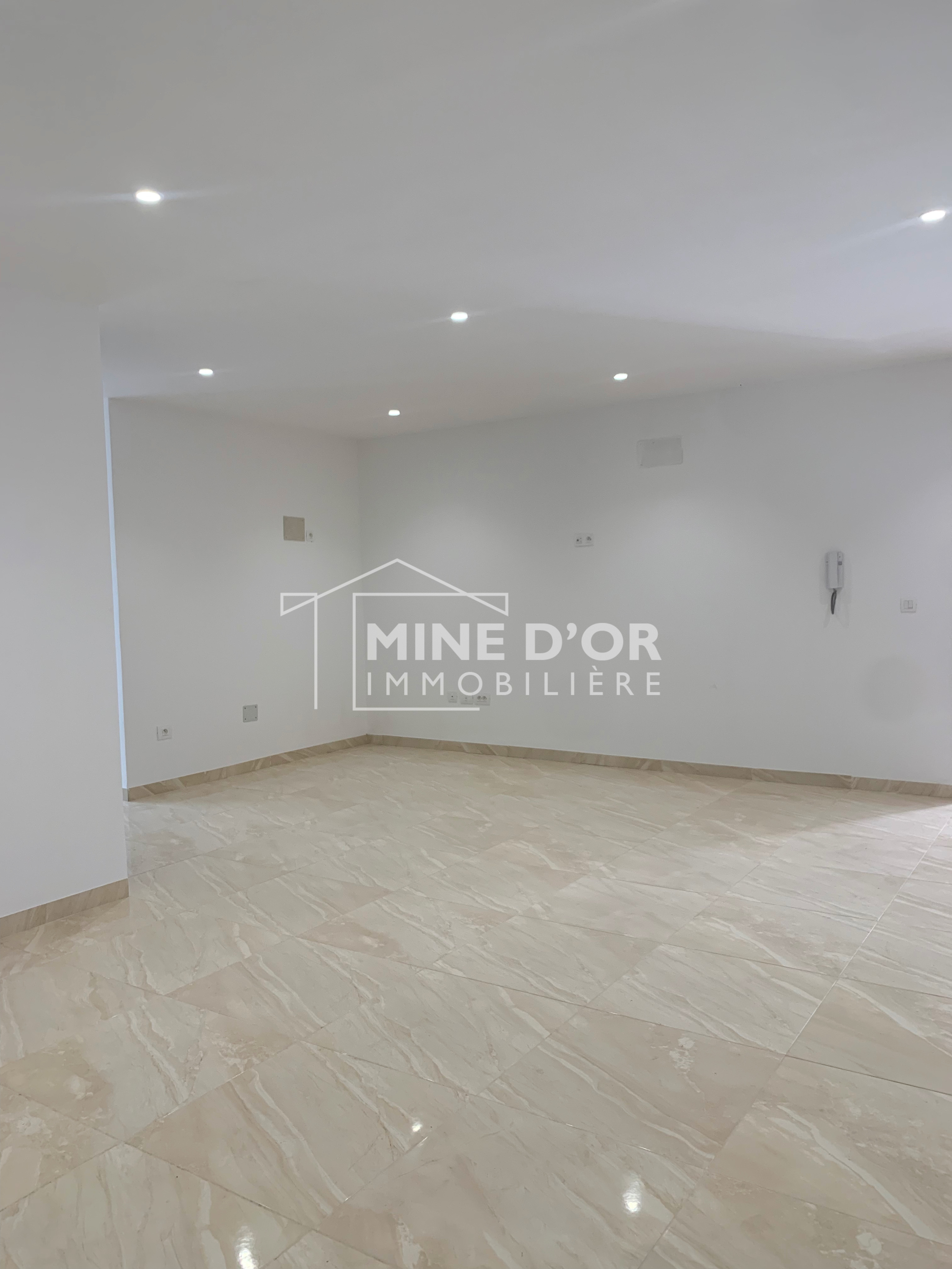Bab Bhar Montplaisir Bureaux & Commerces Bureau Bureau open space en haut standing