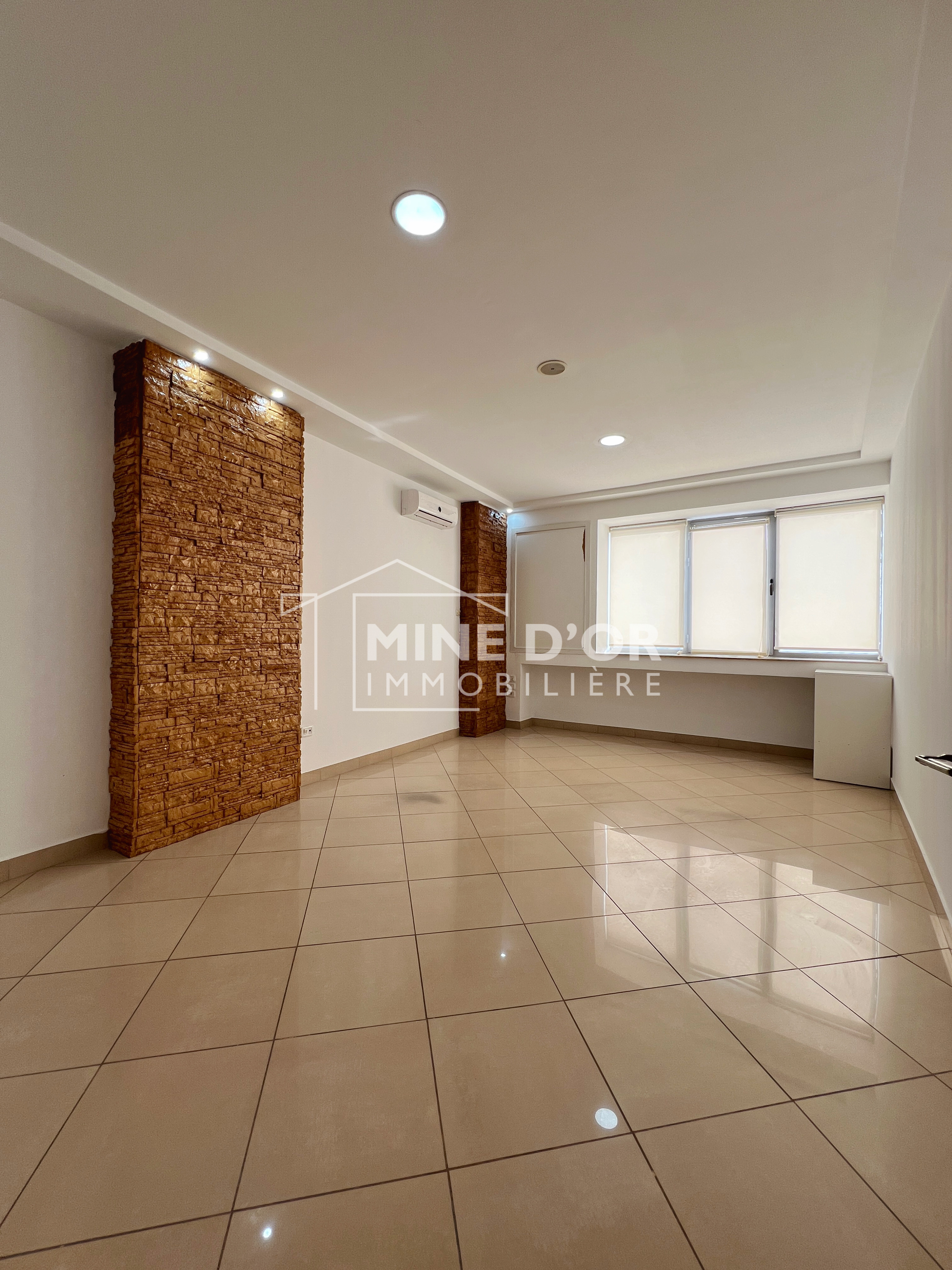 Cite El Khadra Zone urbaine nord Bureaux & Commerces Bureau Bureau en 4 espaces rnov au centre urbain