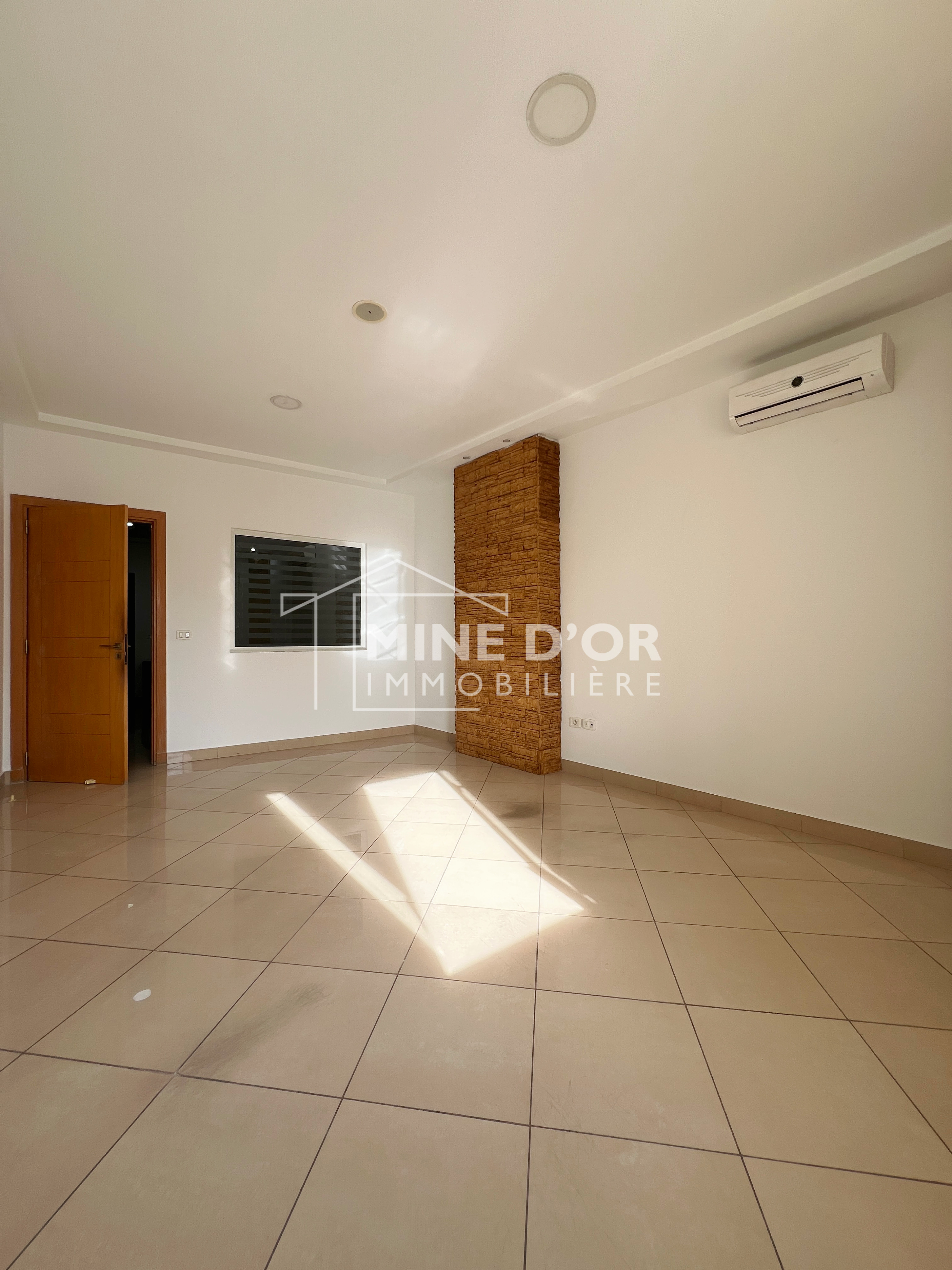 Cite El Khadra Zone urbaine nord Bureaux & Commerces Bureau Bureau en 4 espaces rnov au centre urbain