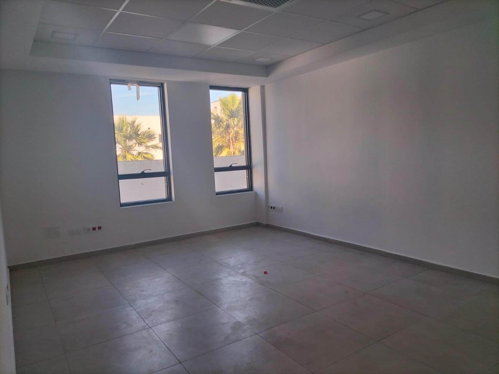 La Marsa Berge Du Lac Location Surfaces Bureau en h5 au lac3