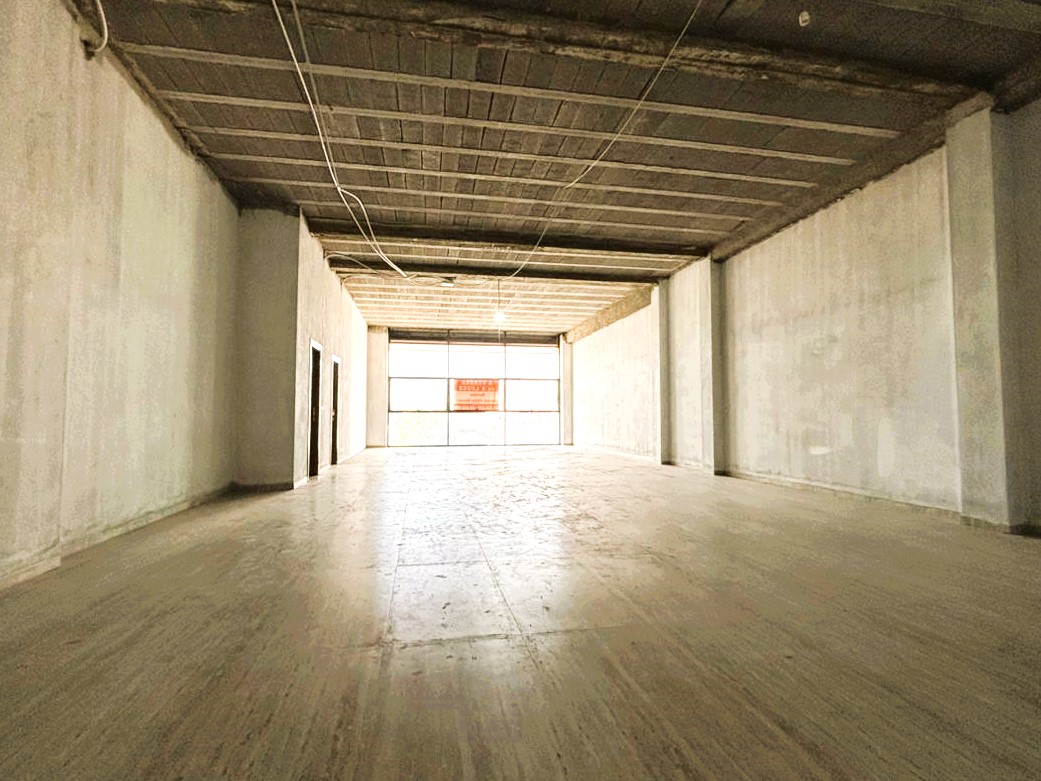 La Soukra La Soukra Bureaux & Commerces Surfaces Open space de 200m2  la soukra