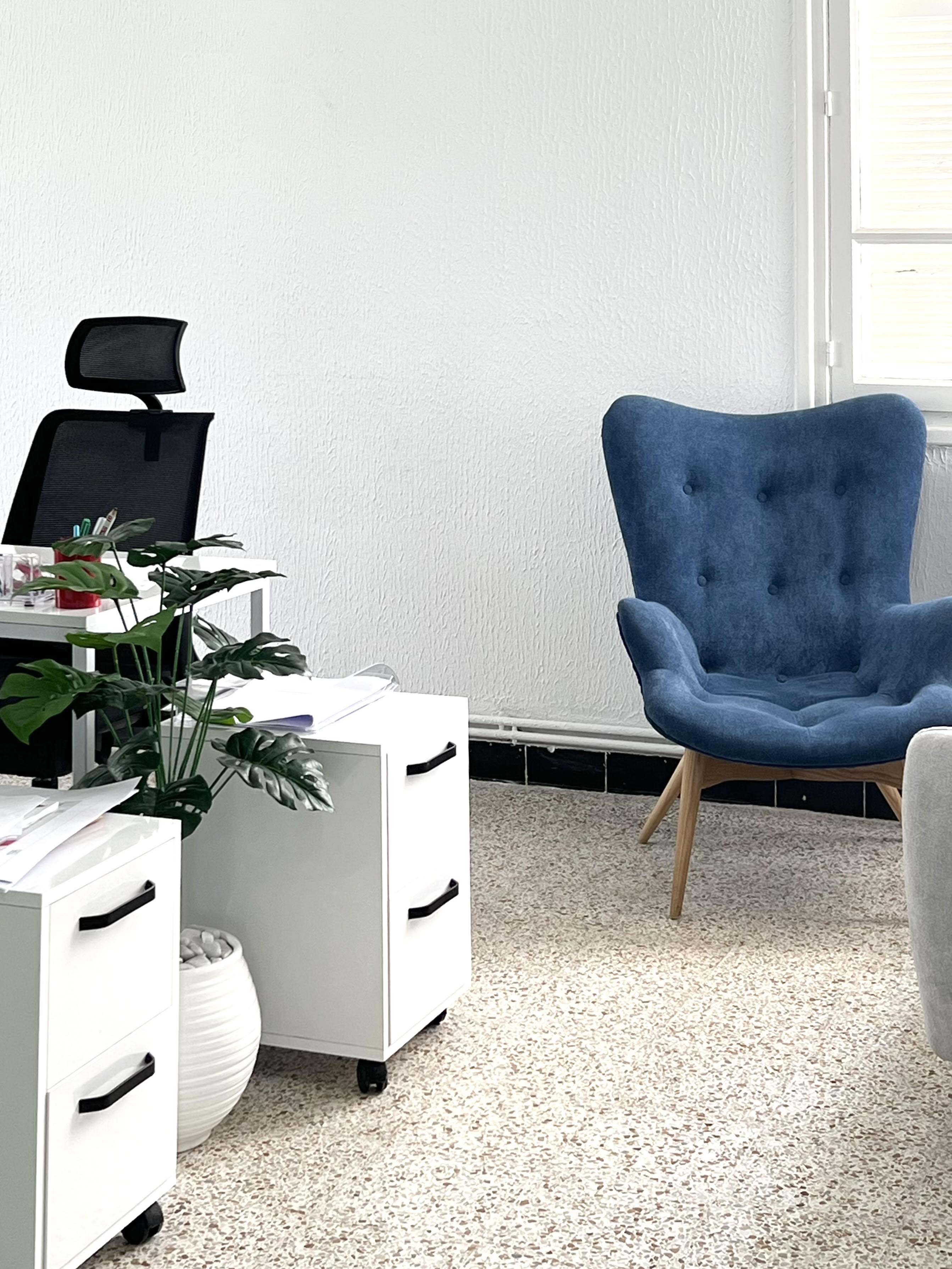 La Marsa Marsa Ennassim Location Appart. 4 pices Opportunit bureau  la marsa