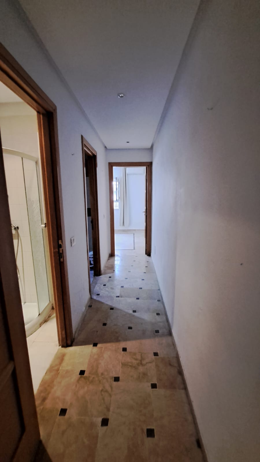La Goulette La Goulette Vente Appart. 1 pice Studio  la gaulette  avenue habib bourguiba