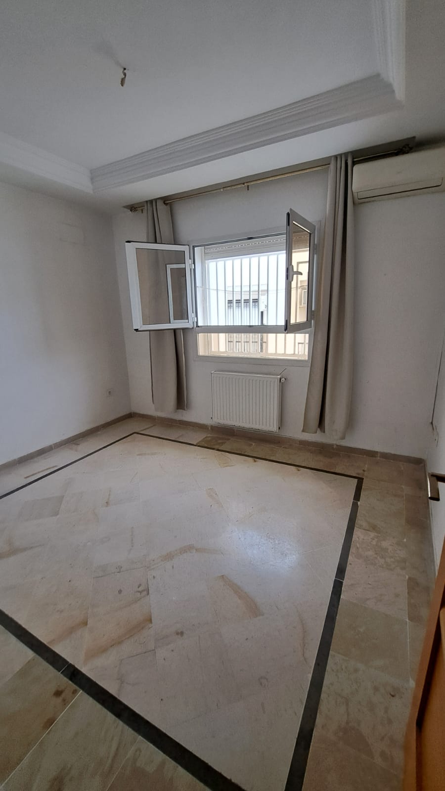 La Goulette La Goulette Vente Appart. 1 pice Studio  la gaulette  avenue habib bourguiba