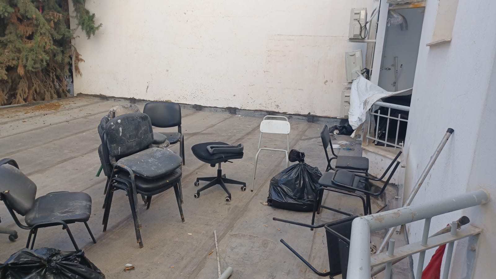 Bab Bhar Bab Bhar Meubles de bureau Sieges de Bureau Chaises uses et tablettes critoires