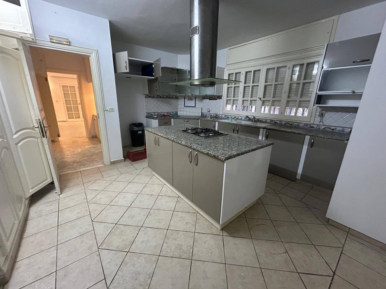 La Marsa Gammart Location Maisons Une ville de maitre  gammarth suprieur