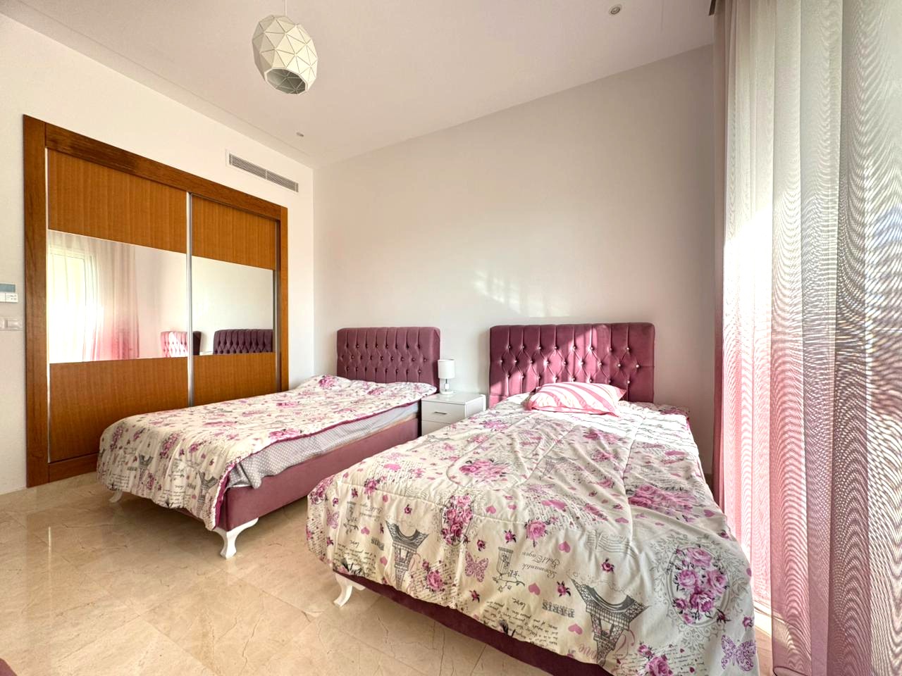 La Marsa Berge Du Lac Location Appart. 3 pices Un s3 avec chambre de service au lc 2