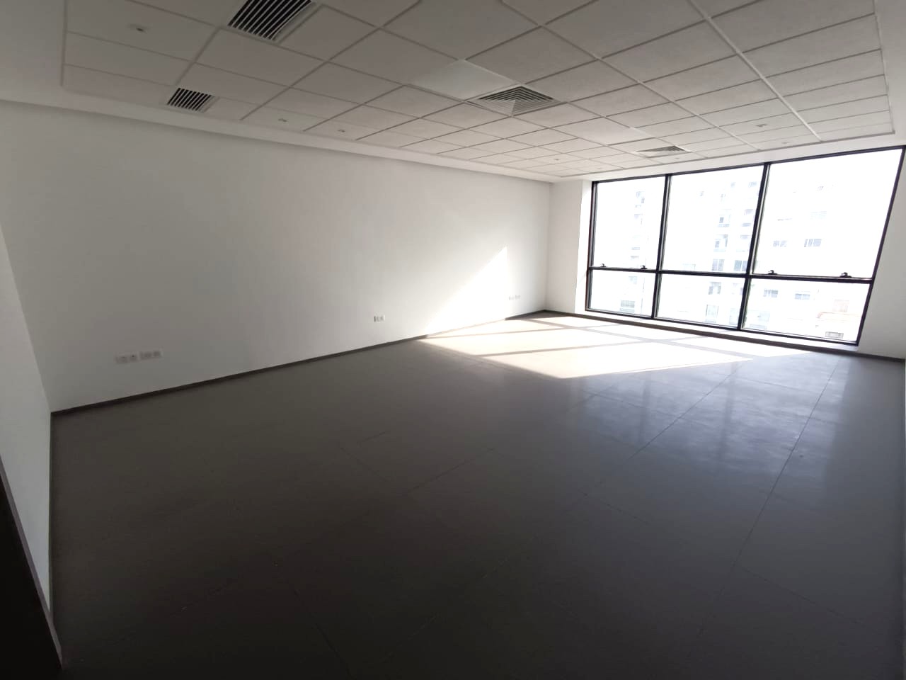 La Marsa Berge Du Lac Bureaux & Commerces Surfaces Un plateau de 295m2 au lac 2