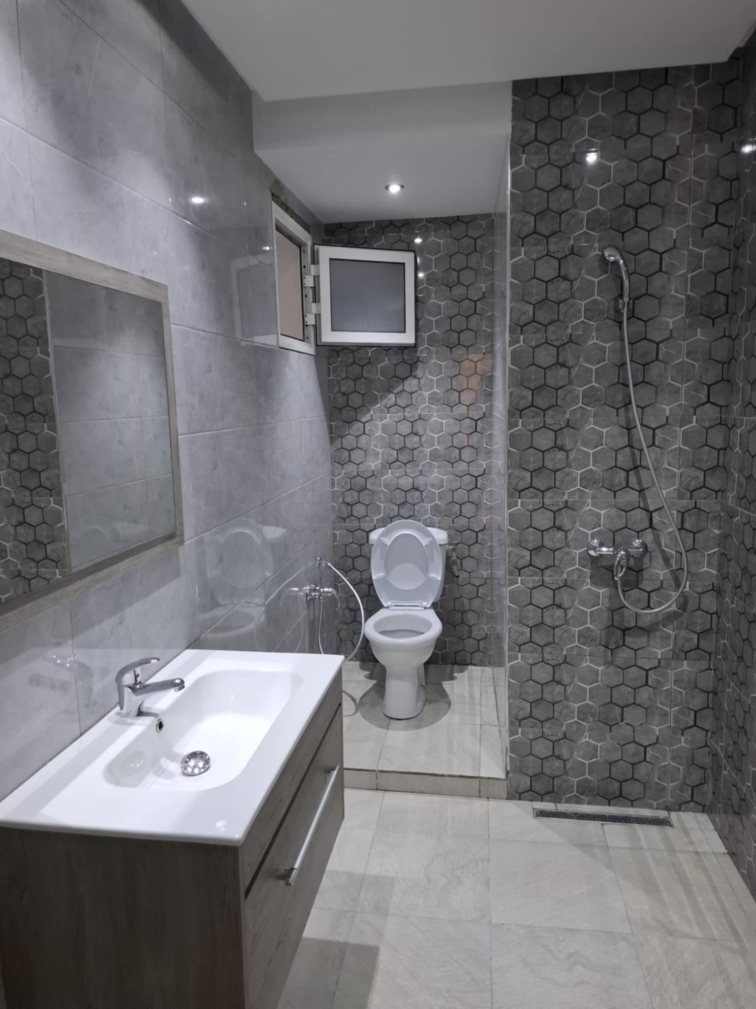 El Hrairia Cite Errachidia Location Appart. 4 pices Appartement tout neuf