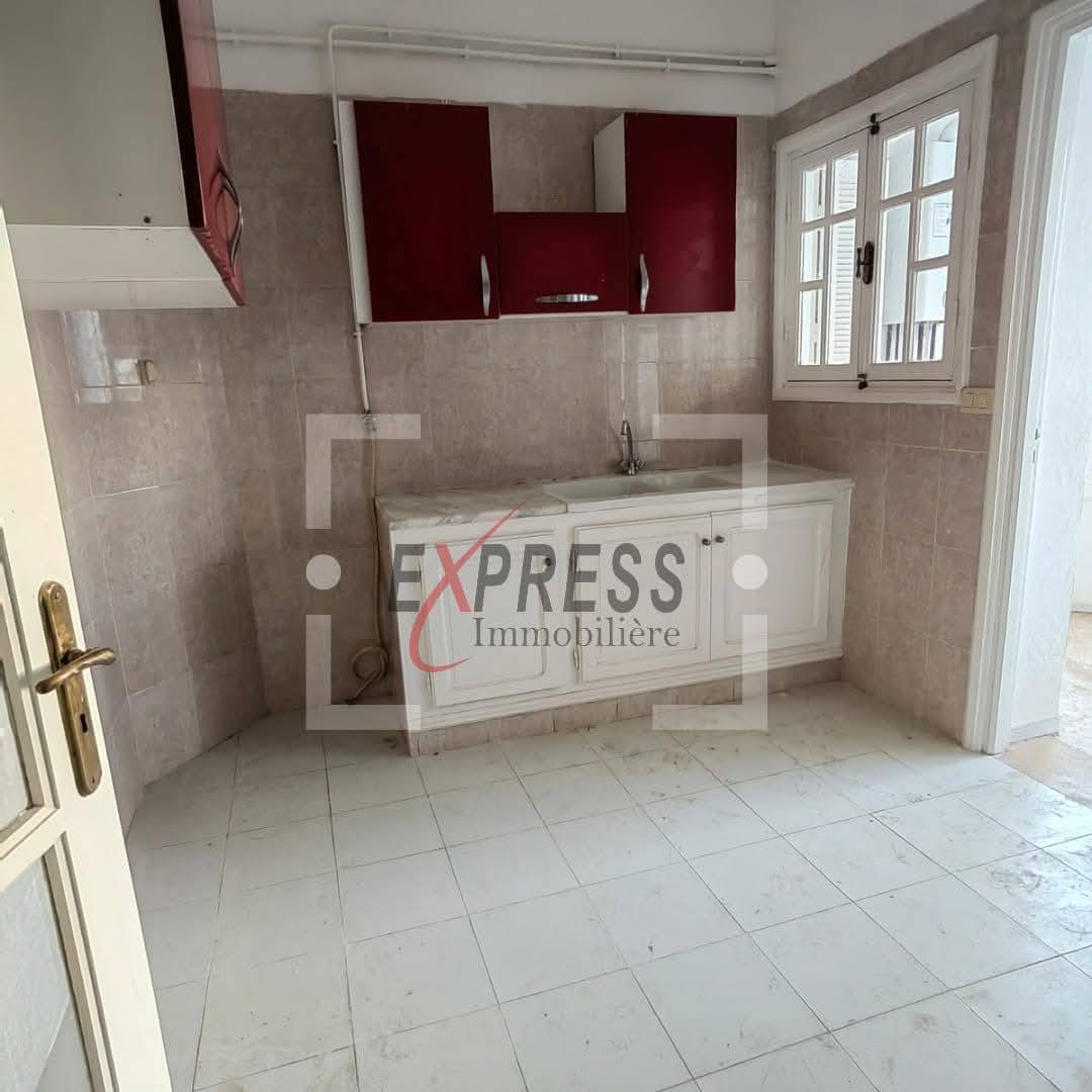 Ariana Ville Cite Ennasr 2 Location Appart. 4 pices Appartement s3 avec place de parking