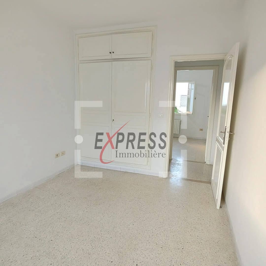 Ariana Ville Cite Ennasr 2 Location Appart. 4 pices Appartement s3 avec place de parking