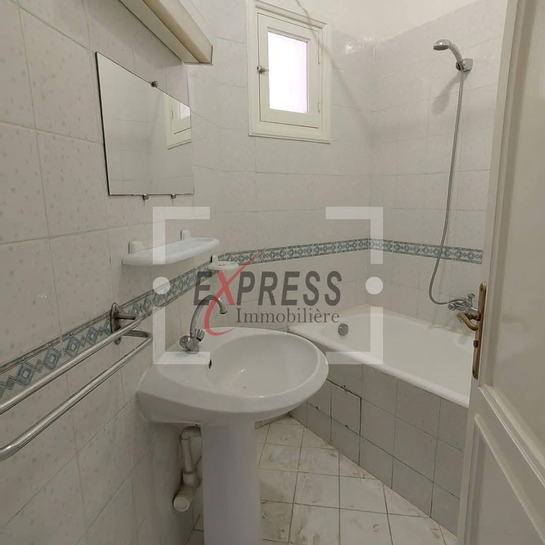 Ariana Ville Cite Ennasr 2 Location Appart. 4 pices Appartement s3 avec place de parking