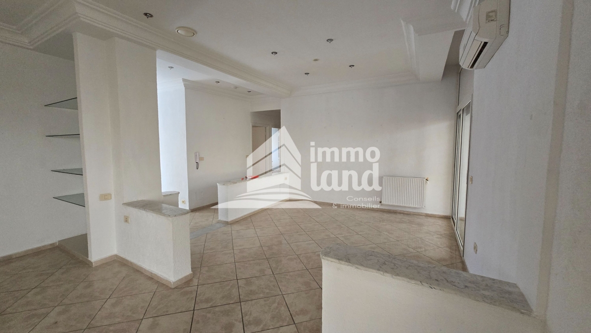 La Marsa Marsa Safsaf Location Appart. 3 pices Rdc de villa s3 entre indpendante  la marsa