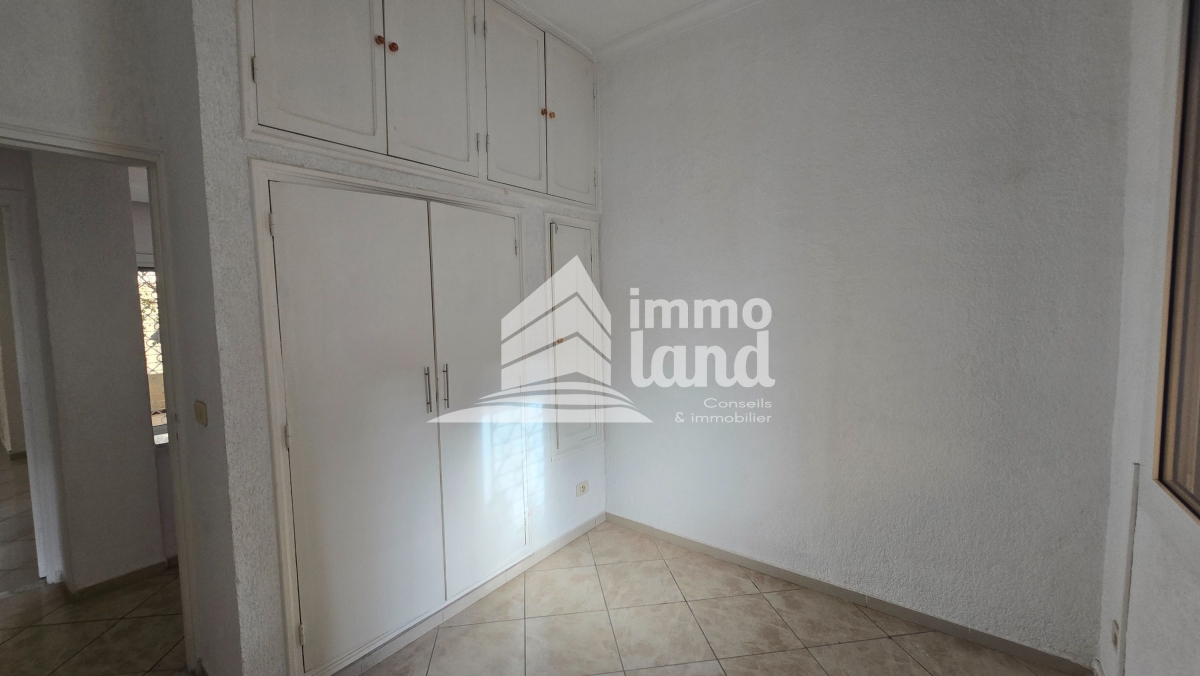 La Marsa Marsa Safsaf Location Appart. 3 pices Rdc de villa s3 entre indpendante  la marsa