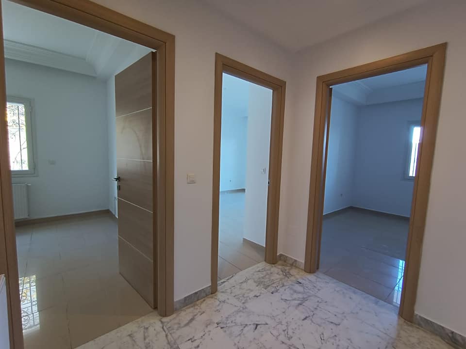 Ariana Ville Cite Ennasr 2 Location Appart. 5 pices+ Ennasr 2 agrable appt s4 avec 2 parkings
