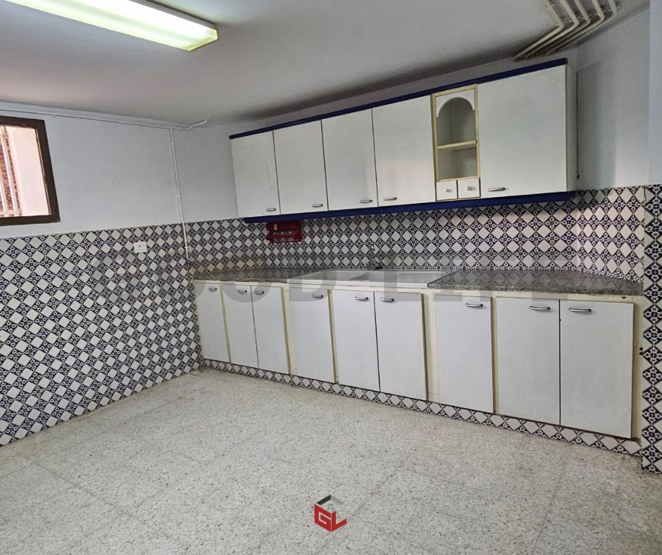 El Menzah El Menzah 4 Bureaux & Commerces Bureau Villa  usage bureautique  menzah 4