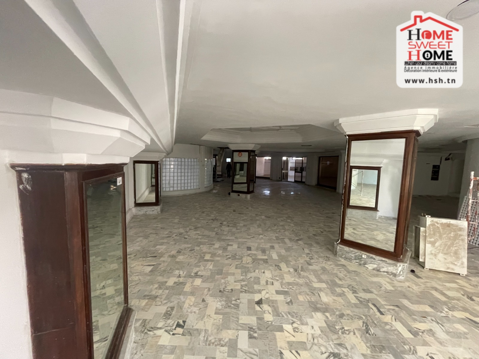 Bab Bhar Bab Bhar Bureaux & Commerces Surfaces Local zimbra  tunis