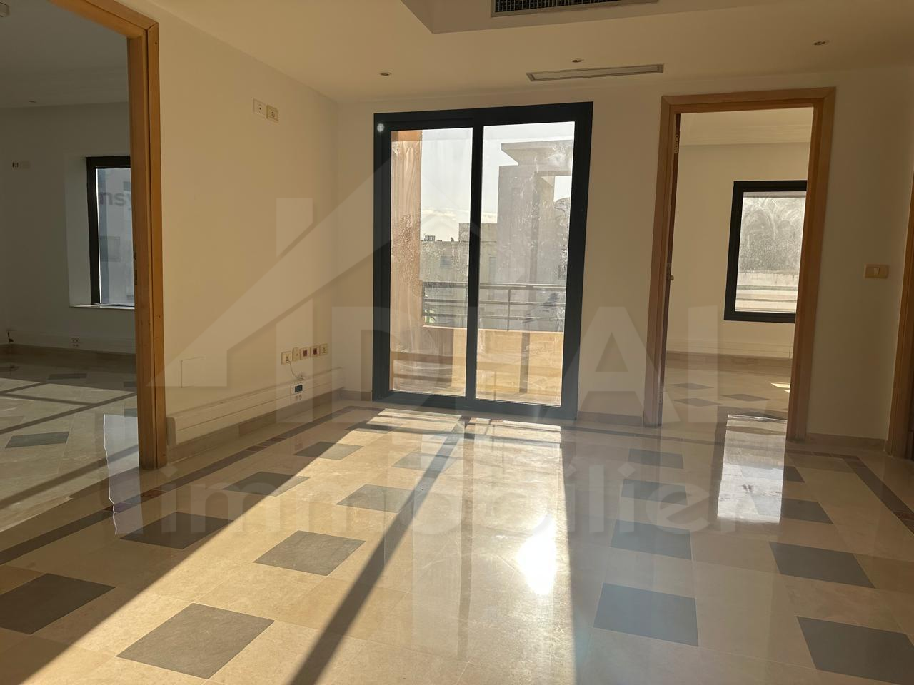 La Marsa Berge Du Lac Bureaux & Commerces Bureau Bureau 100m2 au lac1