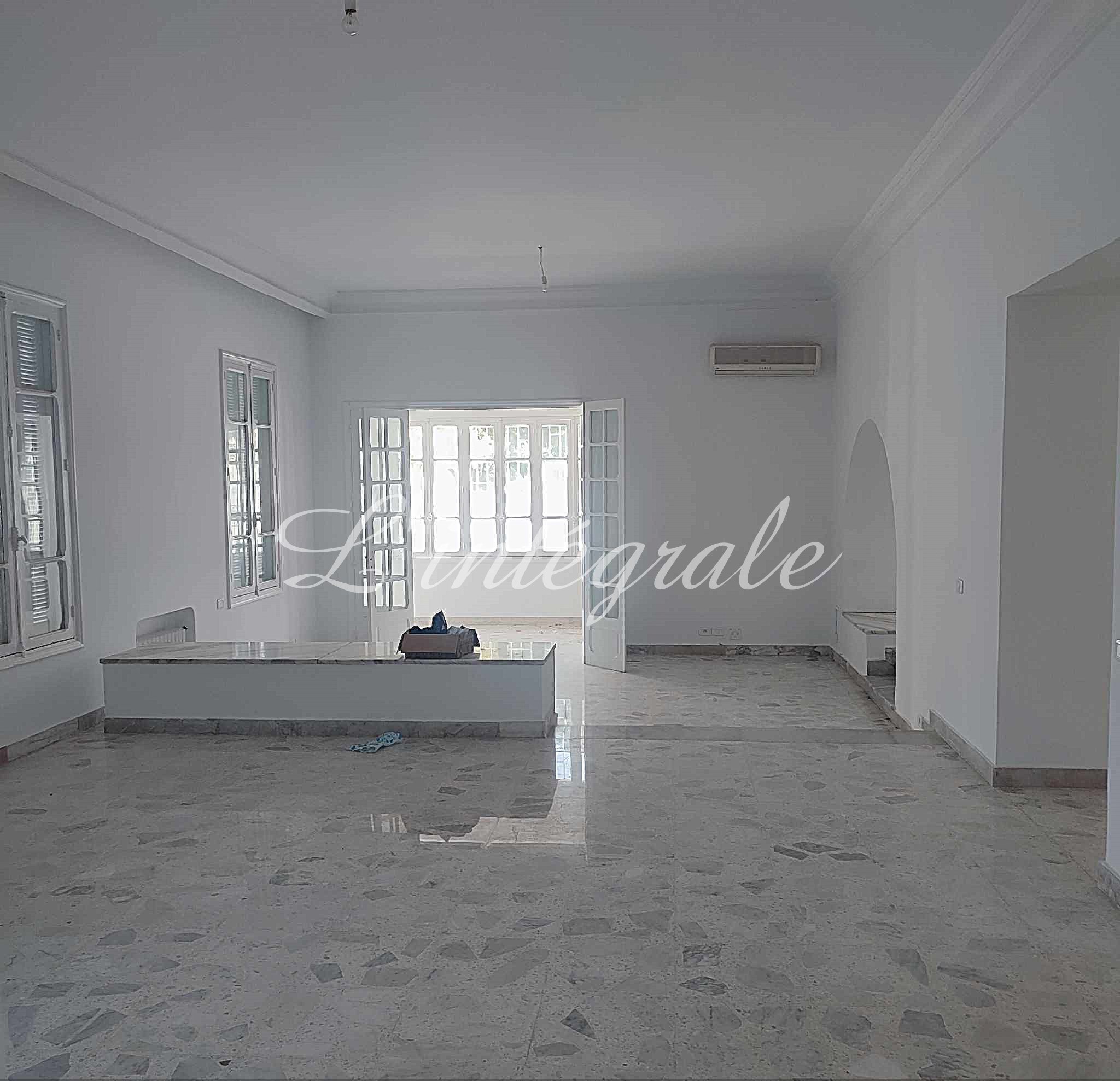 El Menzah Mutuelle Ville Location Maisons Une immense villa usage habitation ou commerciale