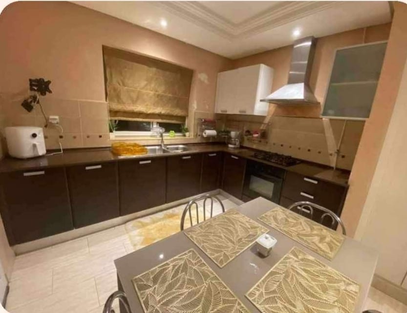 Ain Zaghouan Ain Zaghouan Vente Appart. 3 pices Appartement trois chambres wahat aouina