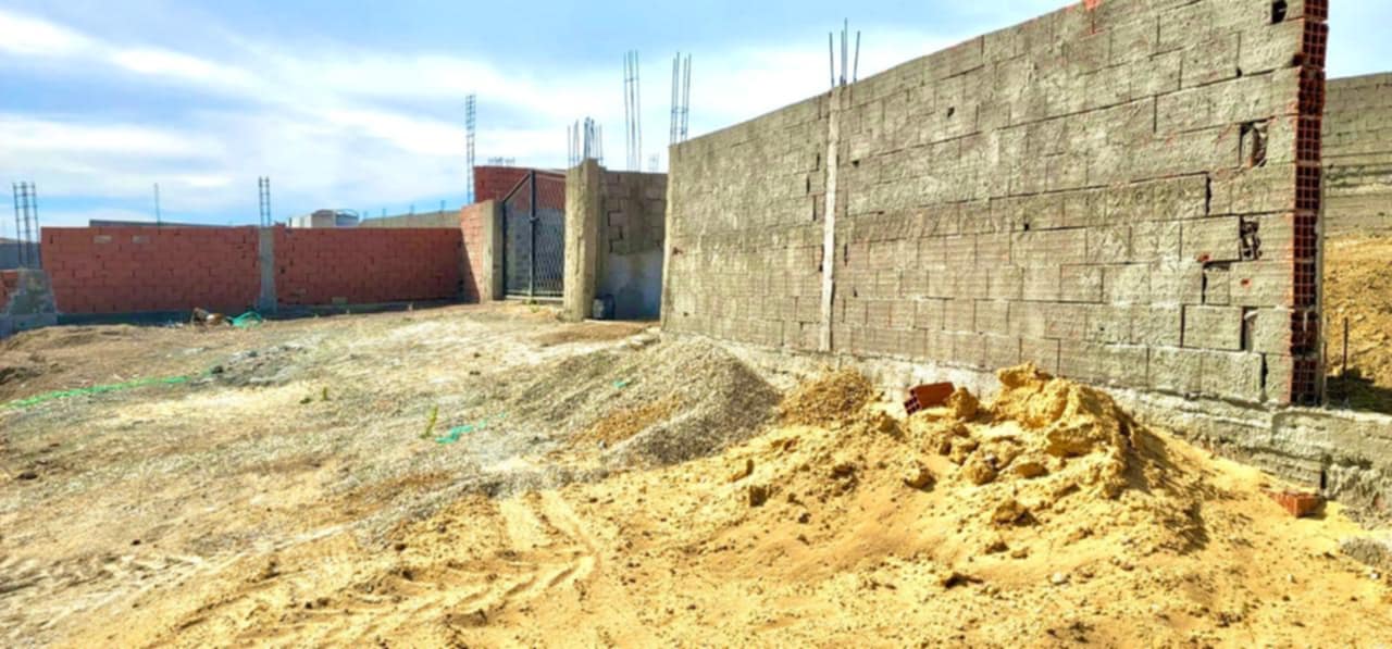 Sidi Thabet Chorfech 2 Vente Appart. 4 pices Terrain de 1181m2