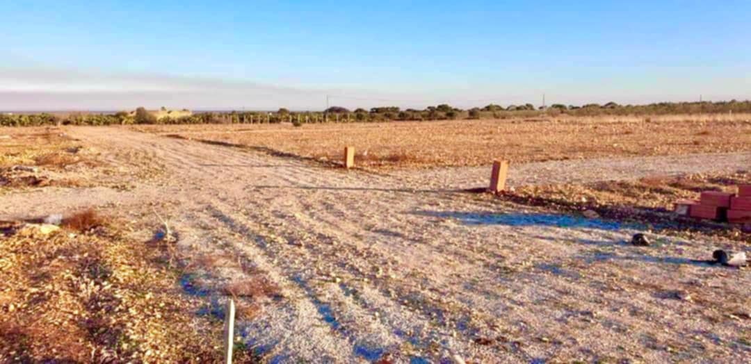 Sidi Thabet Chorfech 2 Vente Appart. 4 pices Terrain de 1181m2