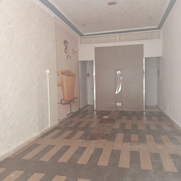 Bab Bhar Hedi Chaker Bureaux & Commerces Grance libre Local commercial