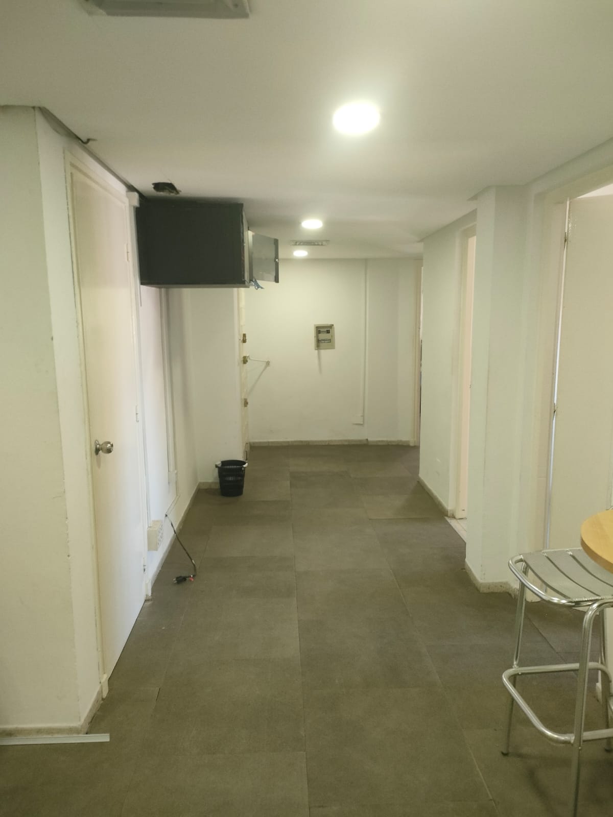 Bab Bhar Bab Bhar Bureaux & Commerces Bureau Plateau centre d'appel au laboratoire