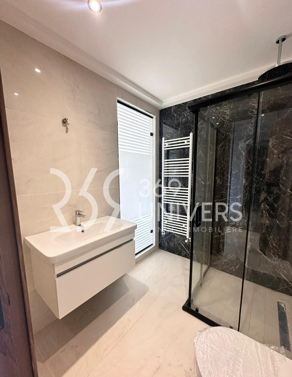 Ain Zaghouan Jardins de Carthage Vente Duplex Triplex avec piscine au jardins de carthage