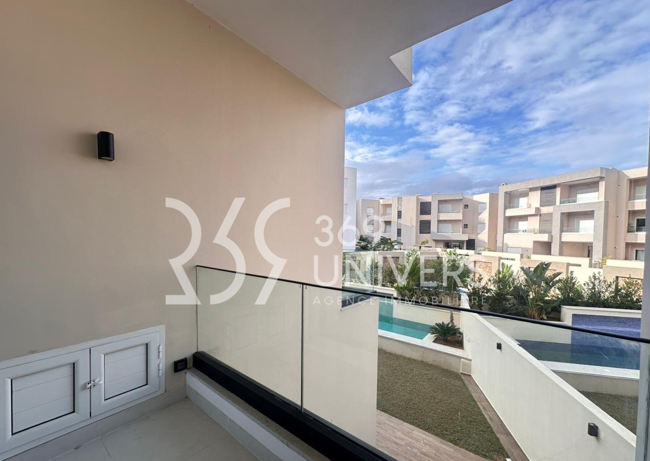 Ain Zaghouan Jardins de Carthage Vente Duplex Triplex avec piscine au jardins de carthage