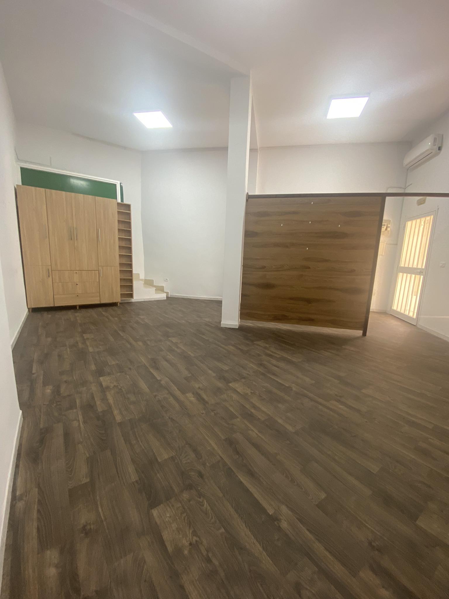 La Marsa El Aouina Bureaux & Commerces Surfaces Local commercial
