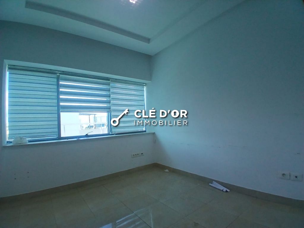 La Marsa Berge Du Lac Location Appart. 5 pices+ Bureaux  h 5 au lac 2