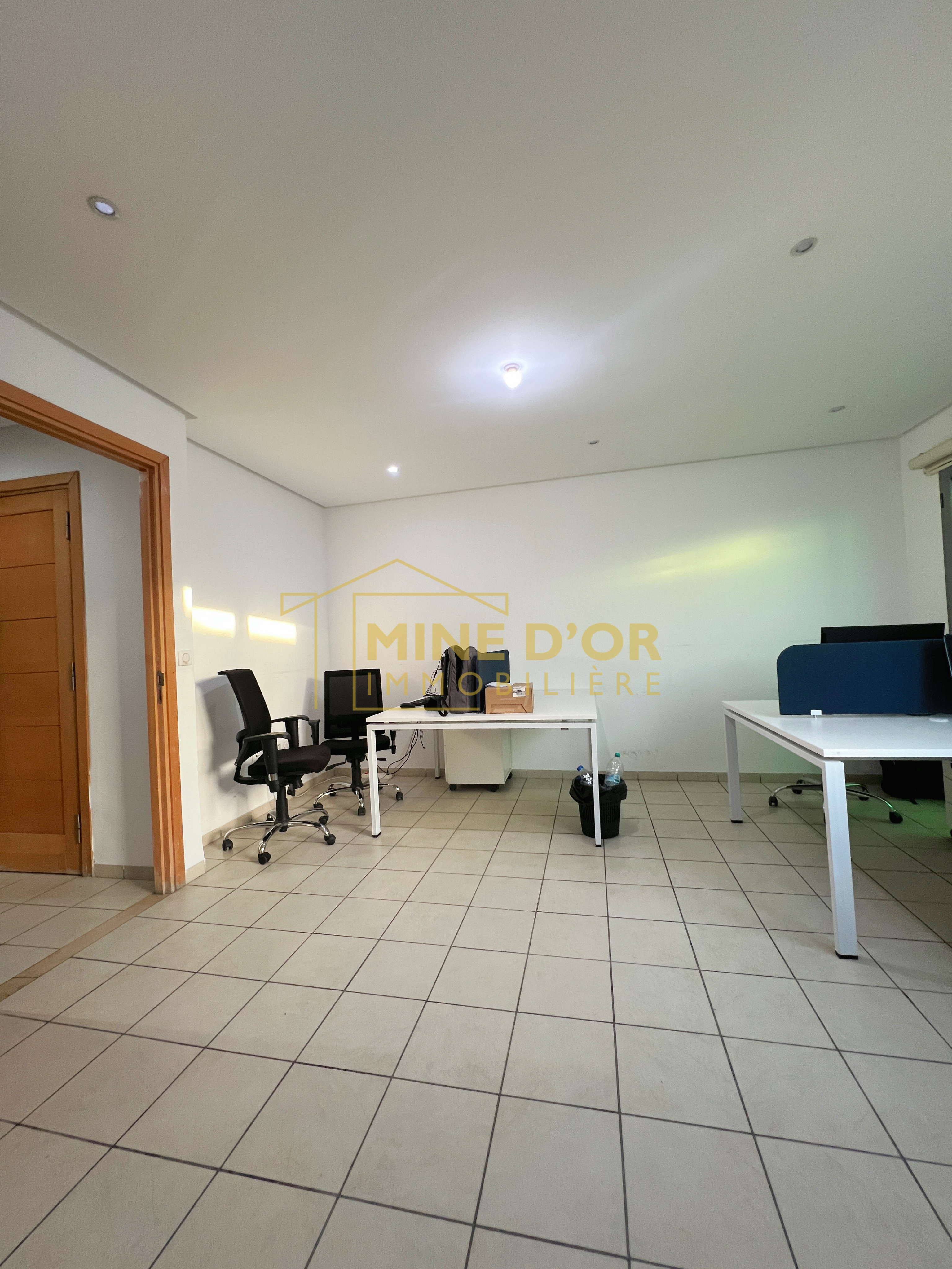 Cite El Khadra Zone urbaine nord Bureaux & Commerces Bureau Bureau luxueux h4 au coeur centre urbain nord