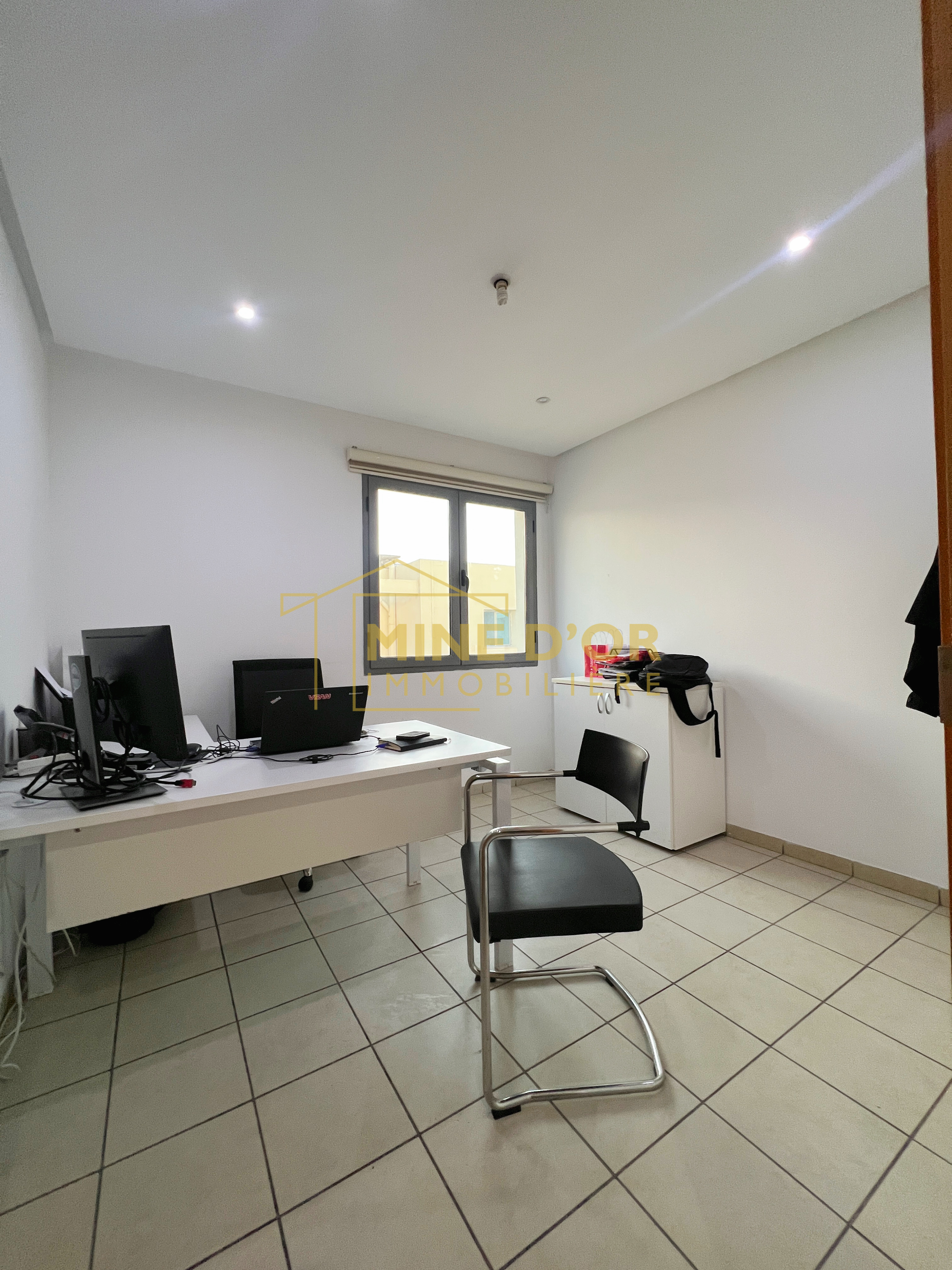 Cite El Khadra Zone urbaine nord Bureaux & Commerces Bureau Bureau luxueux h4 au coeur centre urbain nord