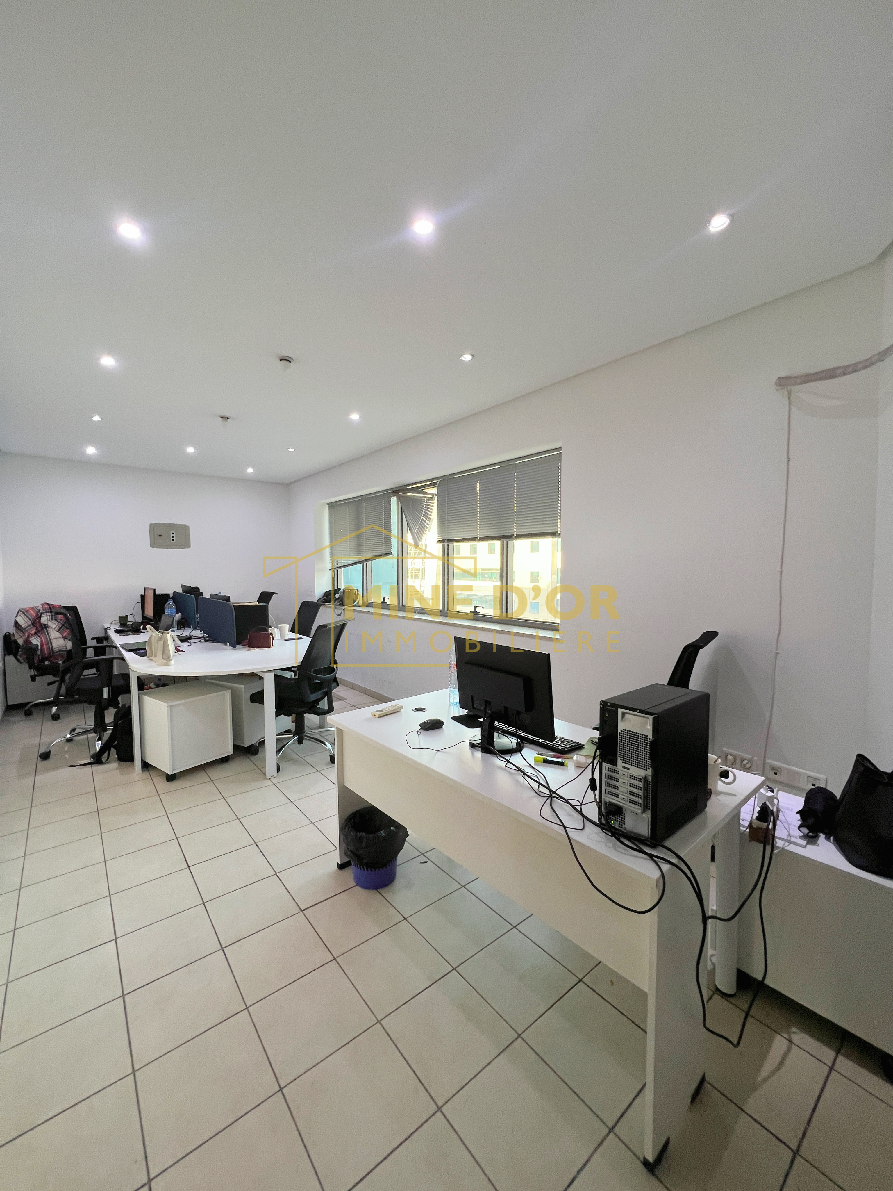 Cite El Khadra Zone urbaine nord Bureaux & Commerces Bureau Bureau luxueux h4 au coeur centre urbain nord