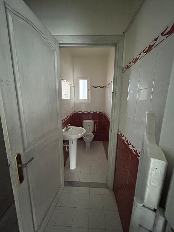 Ariana Ville Cite Ennasr 2 Vente Appart. 4 pices Un appartement s3  ennasr 2