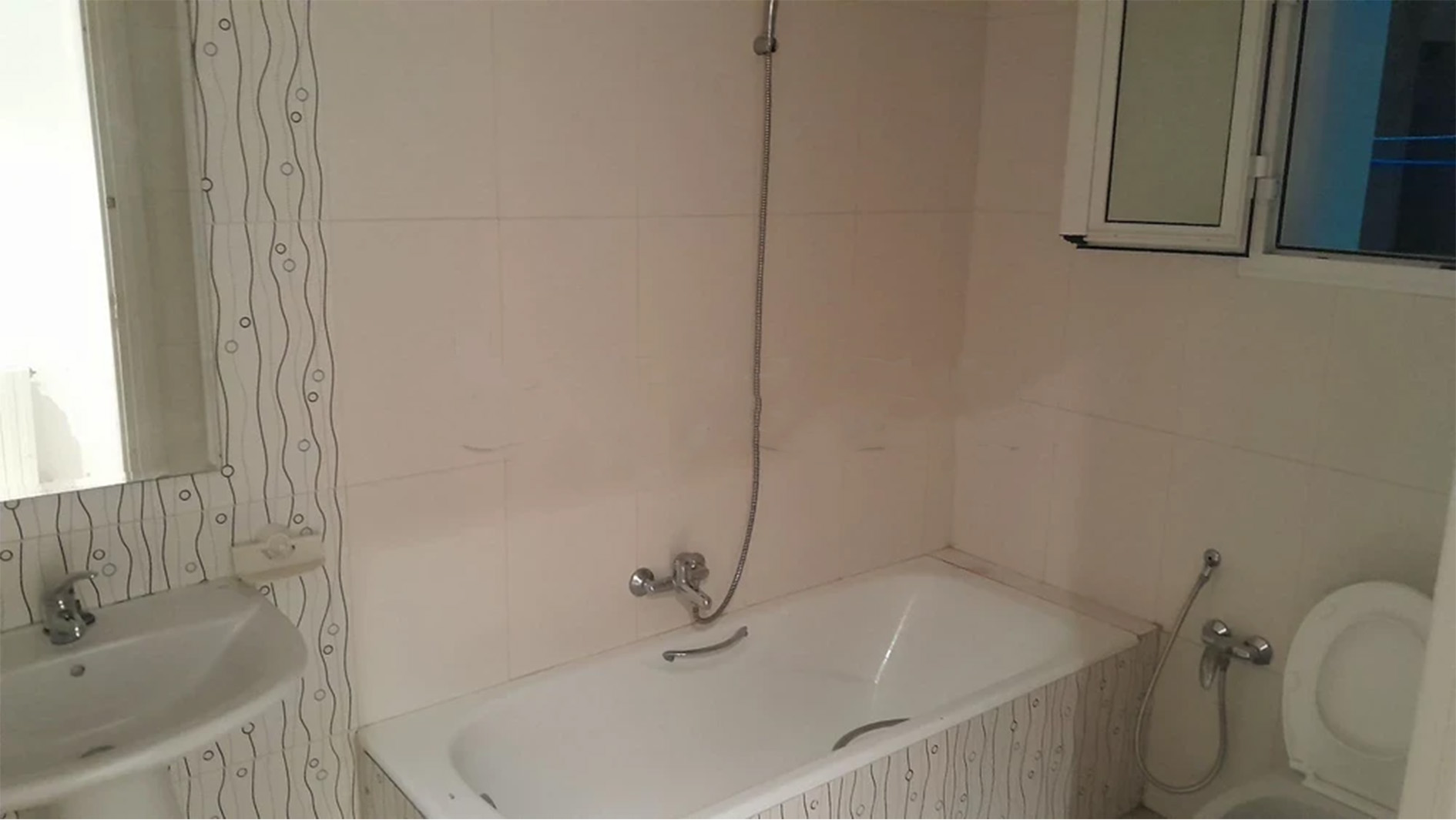El Menzah El Manar 1 Location Maisons Etage de villa  manar 1