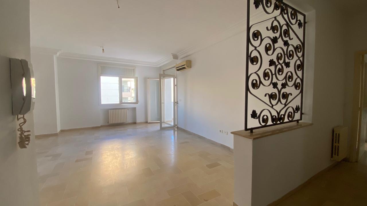 Ain Zaghouan Ain Zaghouan Vente Appart. 4 pices Apparemment s plus 3 hay el wehat