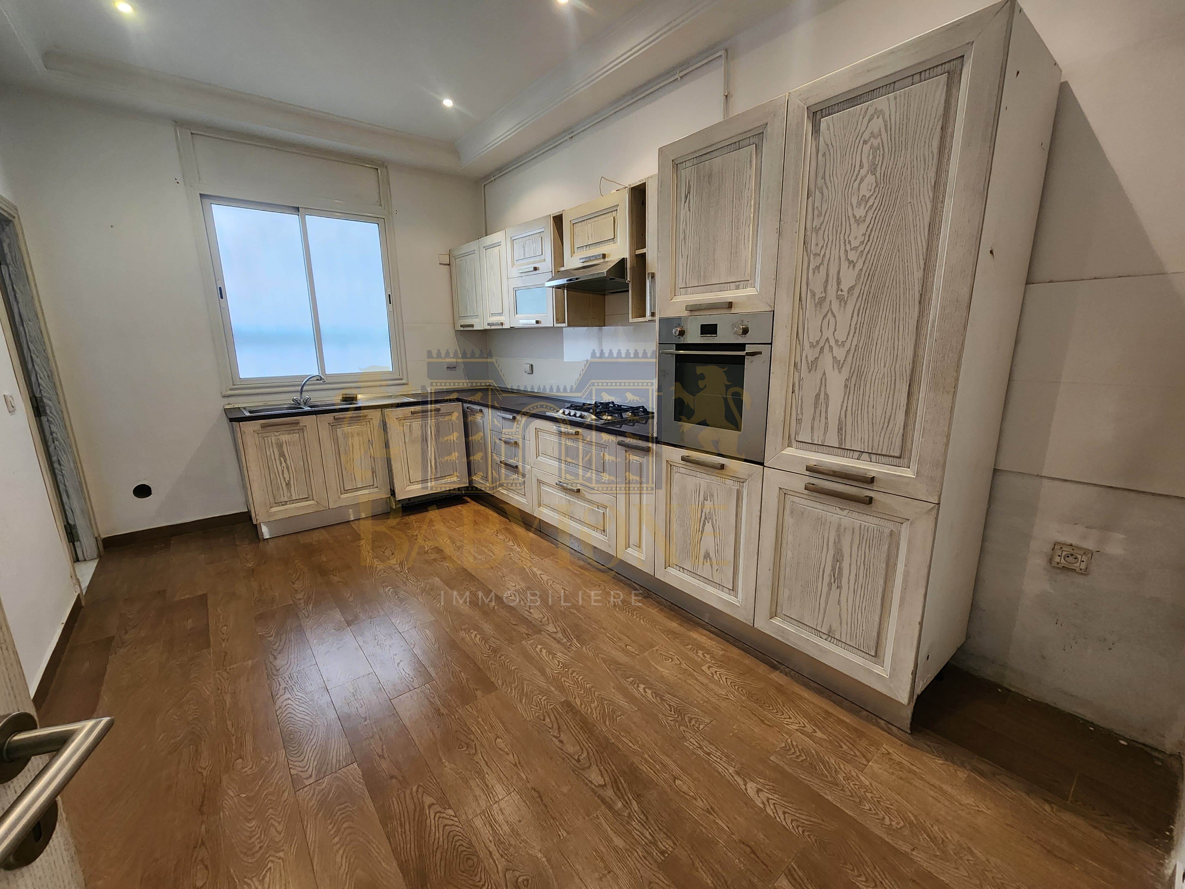La Marsa Marsa Safsaf Location Appart. 4 pices Un s3  la marsa plage