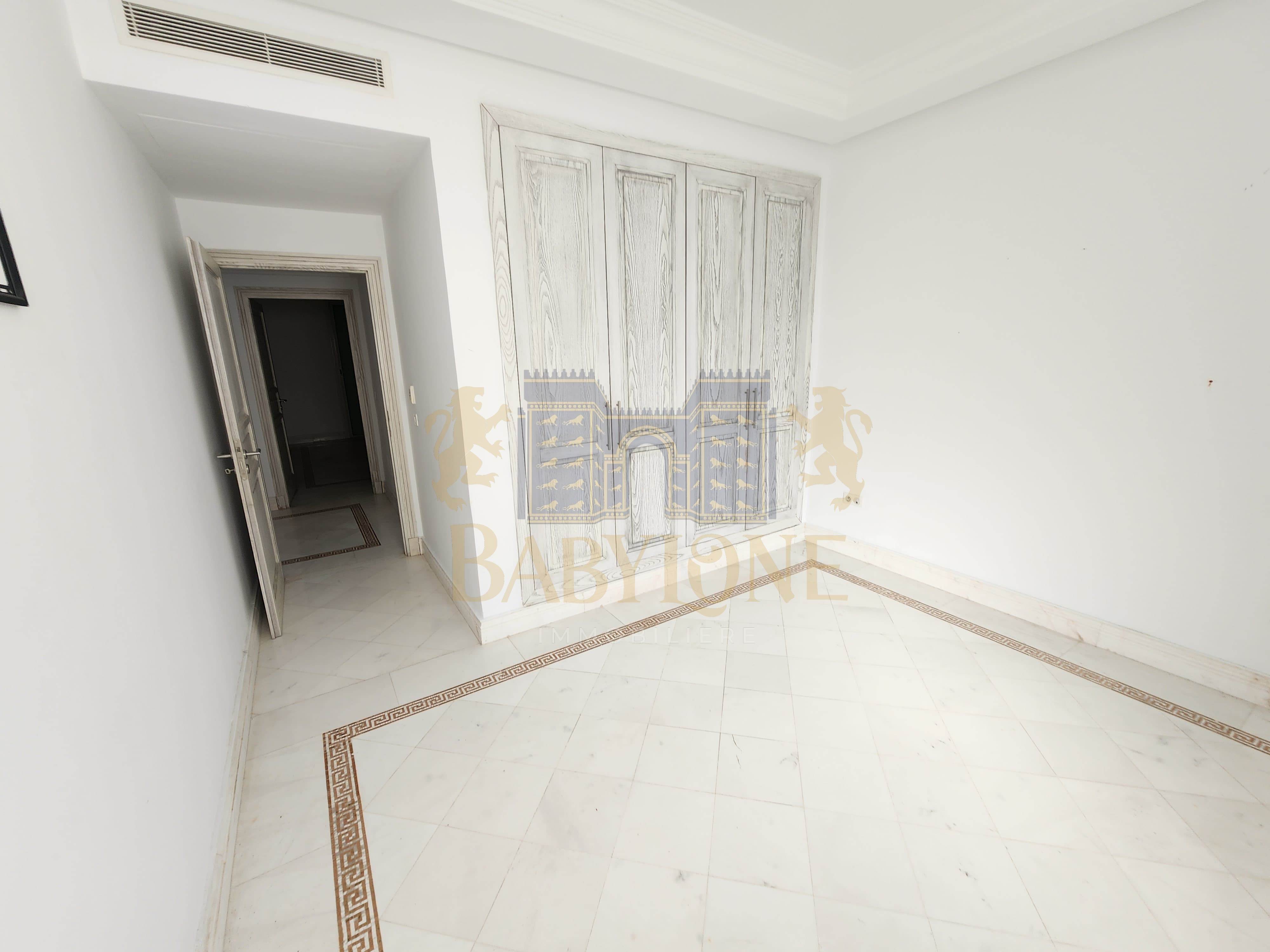 La Marsa Marsa Safsaf Location Appart. 4 pices Un s3  la marsa plage