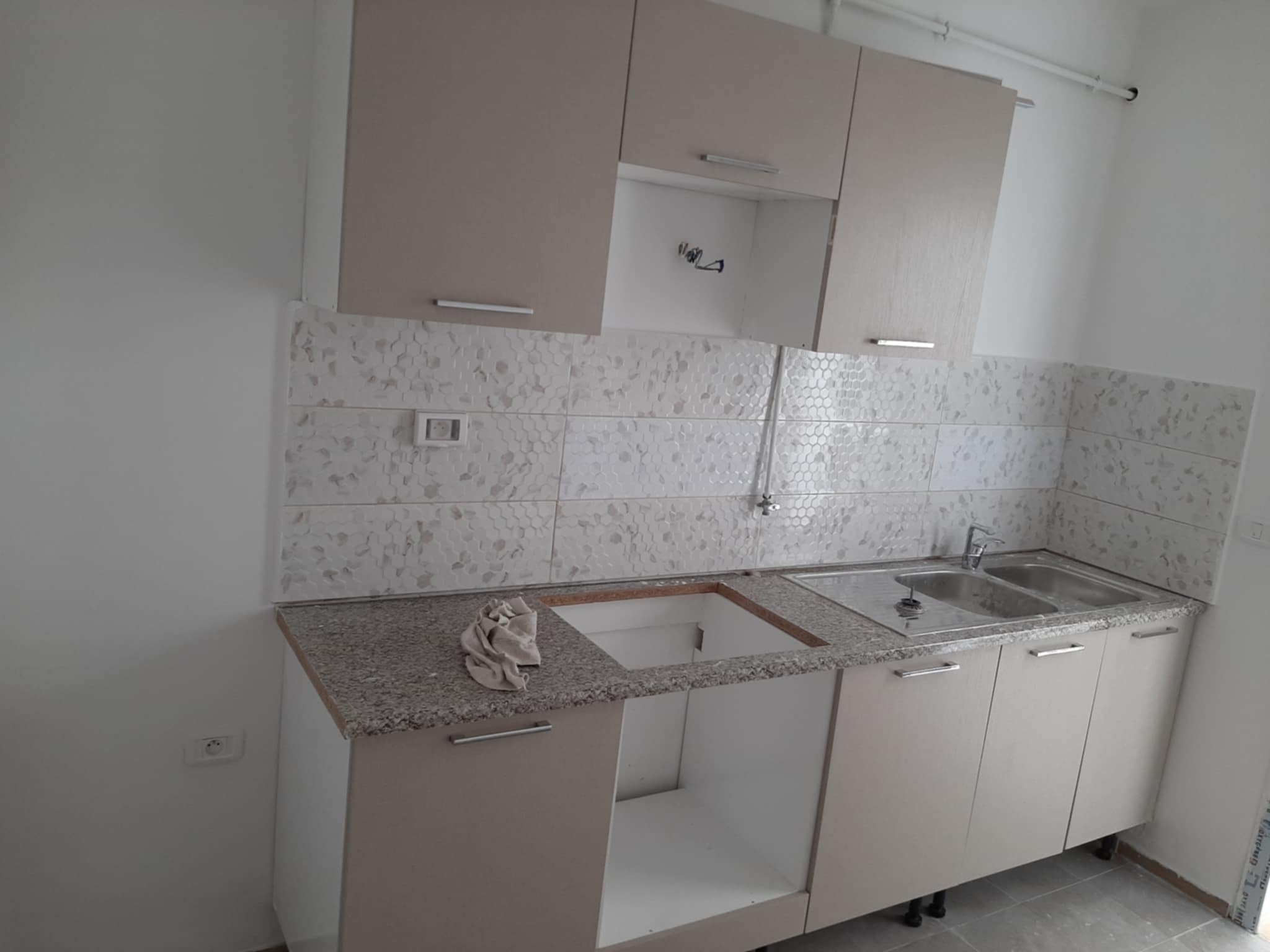 El Mourouj Bir El Kassaa Location Appart. 3 pices Un appartement haut standing s2